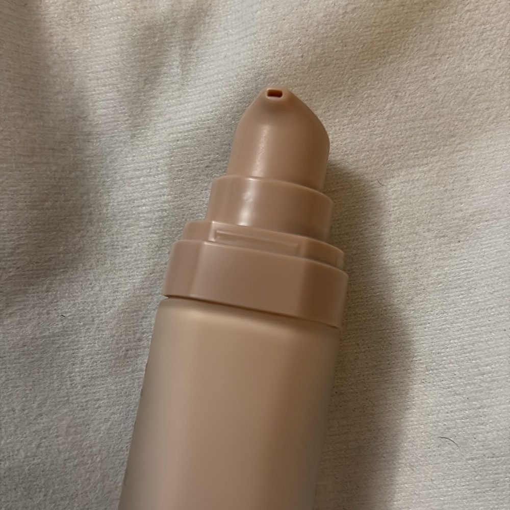 💄4/$25 fenty pro filt’r mini primer - Picture 3 of 4